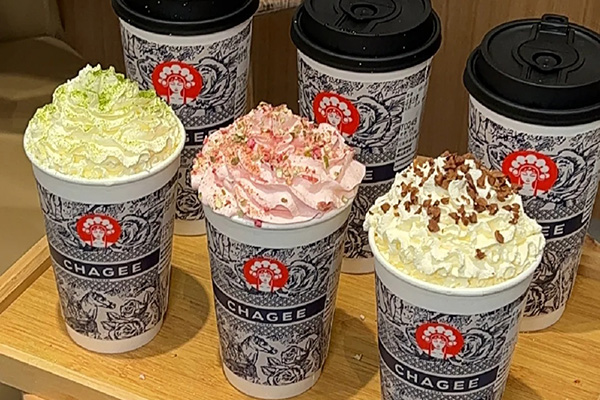 霸王茶姬加盟电话：40011-60709